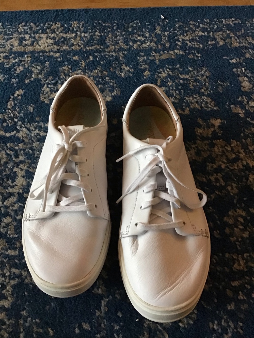 OluKai Pehuea Li ‘Li Low-Top Sneakers